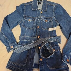 Bnwt gap long belted jean jacket - med